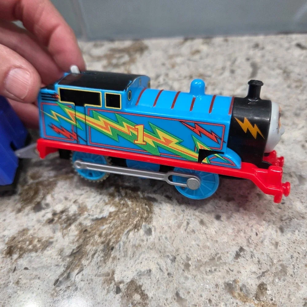 Thomas & Friends batteries included